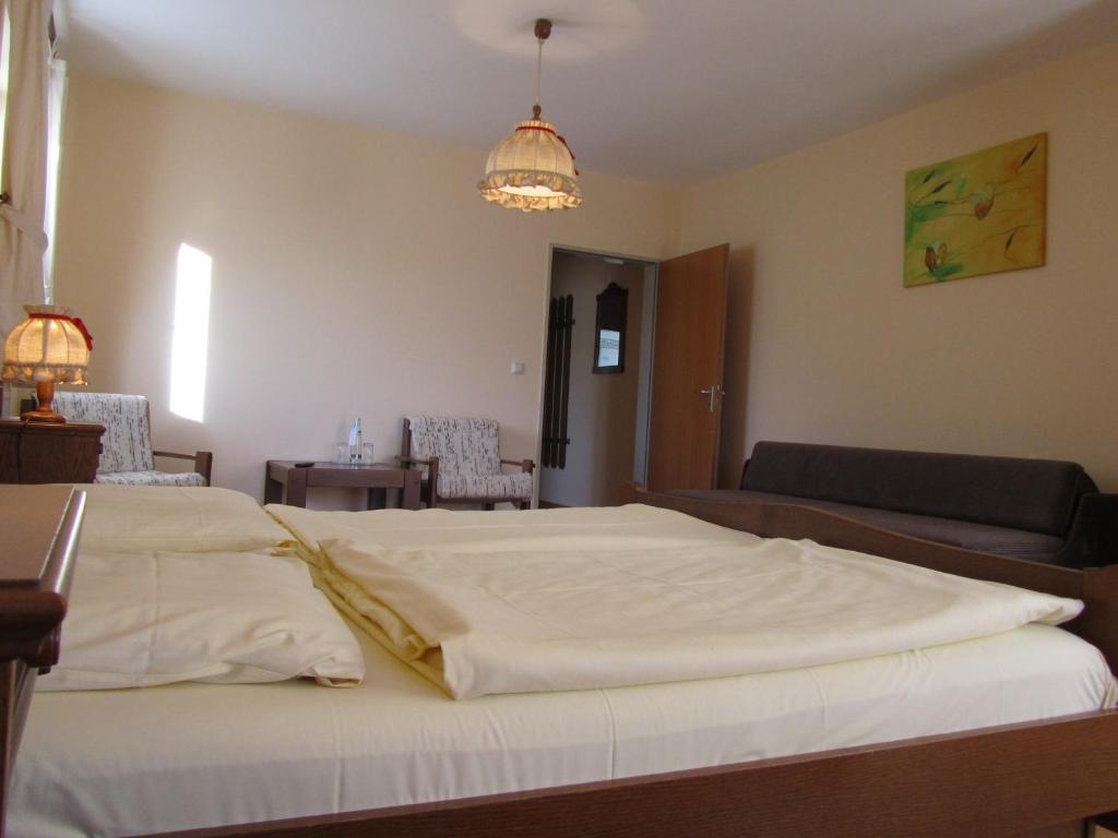Hotel Gasthof Humplbrau ヴォルフラーツハウゼン 部屋 写真
