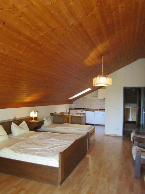 Hotel Gasthof Humplbrau ヴォルフラーツハウゼン 部屋 写真